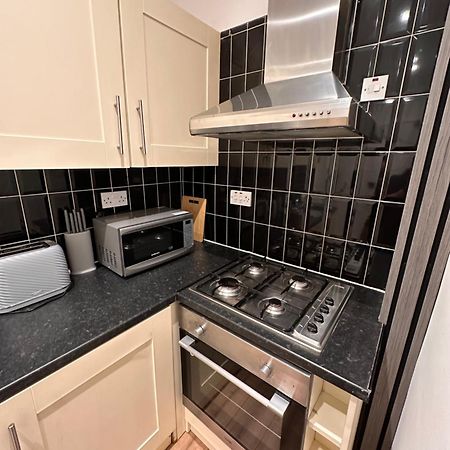 R2 - Elegant Private Room Opposite Queen Elizabeth Hospital - Harborne Birmingham Bagian luar foto