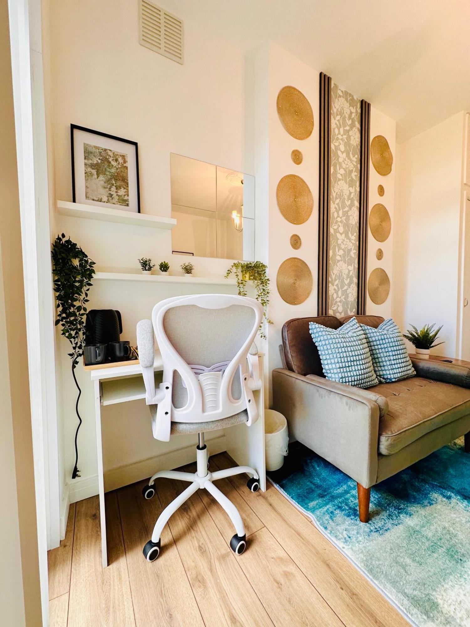 R2 - Elegant Private Room Opposite Queen Elizabeth Hospital - Harborne Birmingham Bagian luar foto